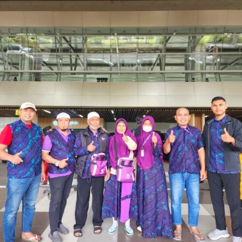 Aunillah Umroh & Haji Plus (1) Aunillah Umroh & Haji Plus (1)